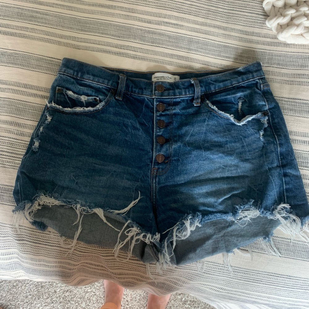 Abercrombie high rise mom shorts